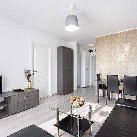 Central Apartment Tower Bukarest Kültér fotó