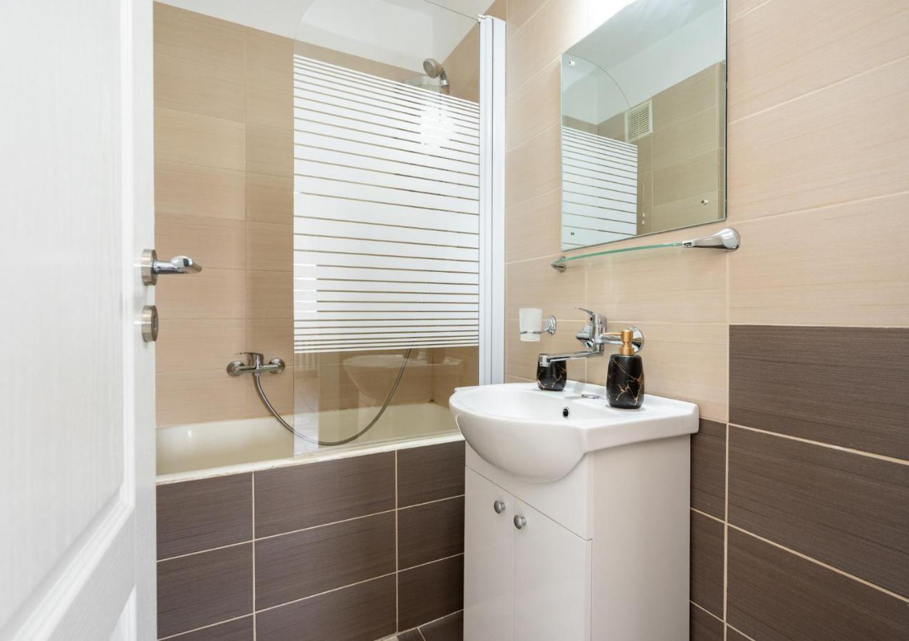 Central Apartment Tower Bukarest Kültér fotó